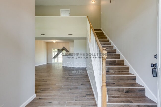 Building Photo - 2104 Loudenslager Dr