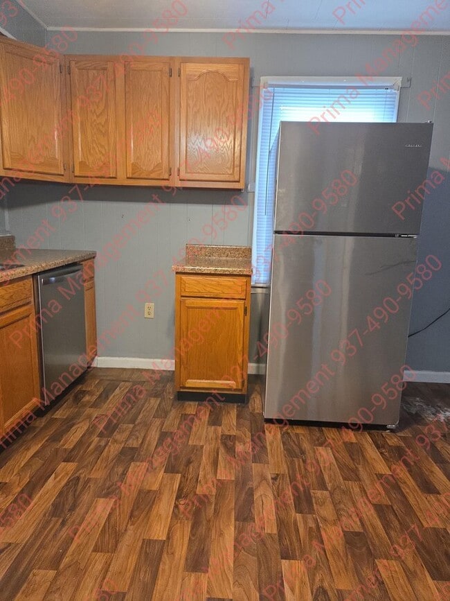 Building Photo - Quaint 3 bed 1 bath house with AC & everyt...