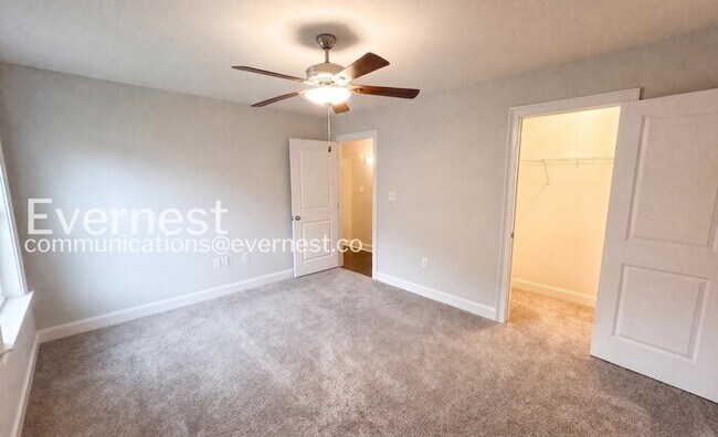 Building Photo - 4-Bed/2.5-Bath/Pet Friendly/Available Now!