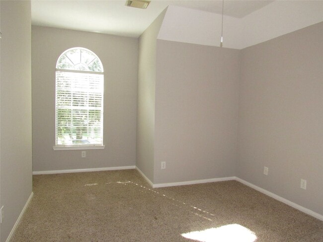 Building Photo - 3519 Englewood Dr