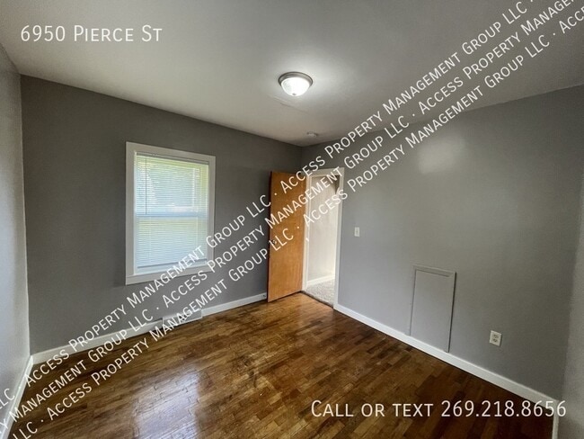 Building Photo - 6950 Pierce St
