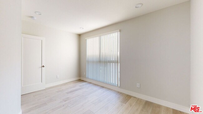 Building Photo - 307 Rosemont Ave