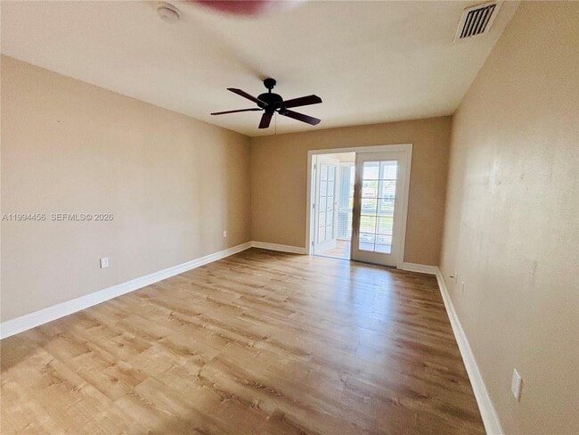 Building Photo - 1323 Bayshore Dr