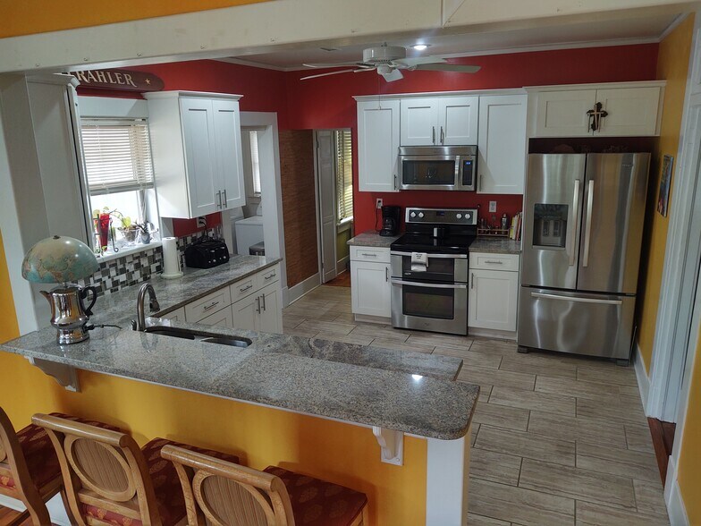 Building Photo - 1427 Stovall St