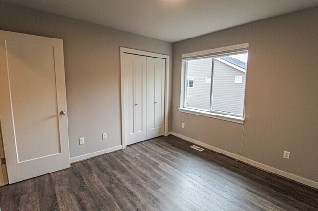 Building Photo - 1418 184th Pl SE