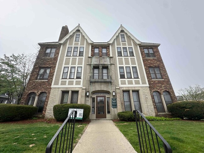 Building Photo - 1809 E Marion St