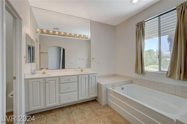 Building Photo - 9420 San Laguna Ct