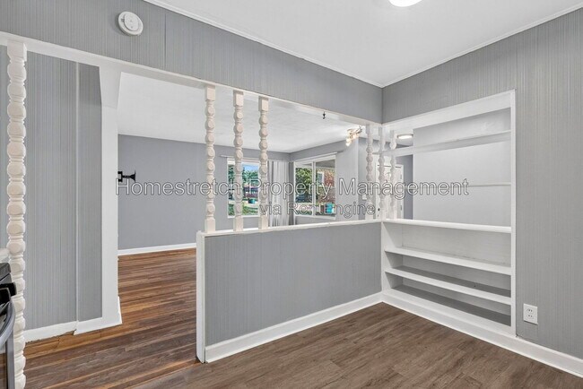 Building Photo - 2247 Hollis Dr
