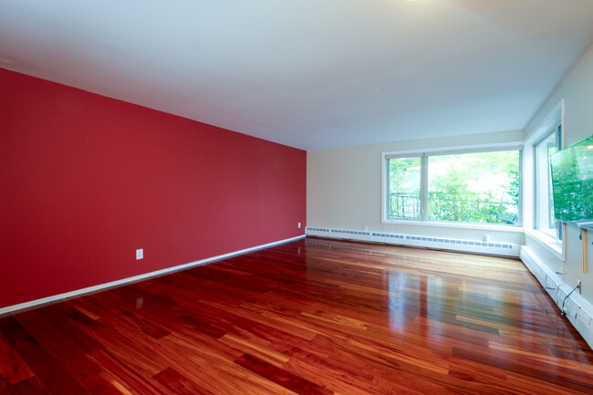 Building Photo - 1600 43rd Ave E