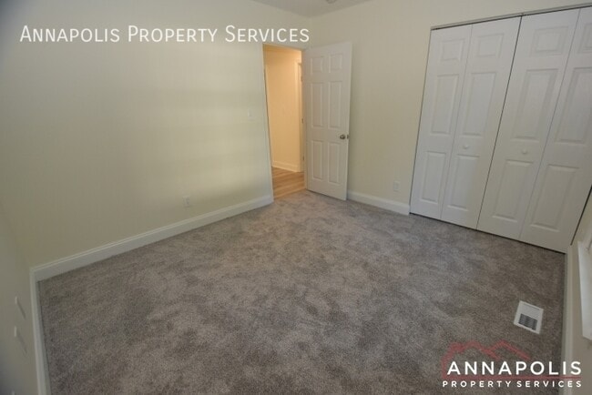 Building Photo - 921 Blue Ridge Dr