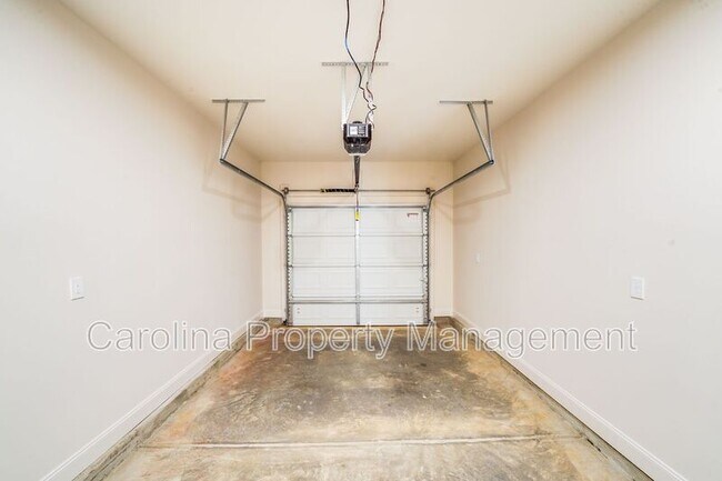 Building Photo - 645 Brookwood St