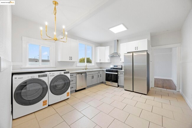 Primary Photo - 685 37th St