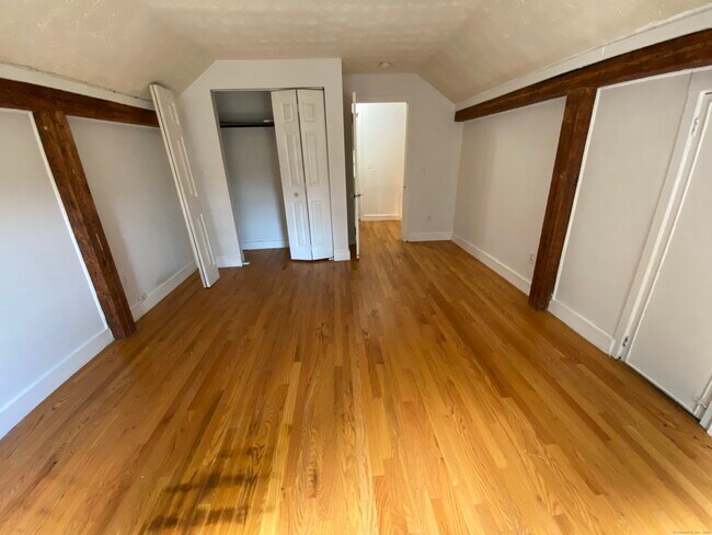 Building Photo - 143 Peters Ln