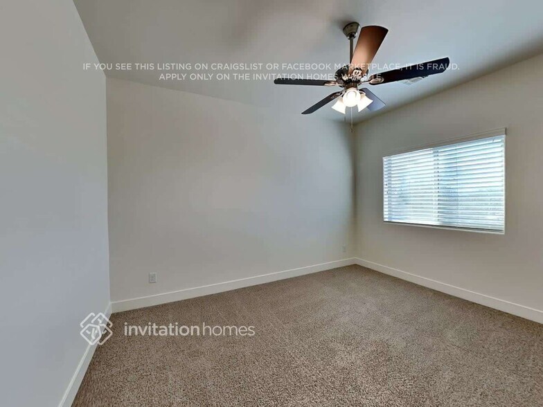 Building Photo - 16513 S 10th St