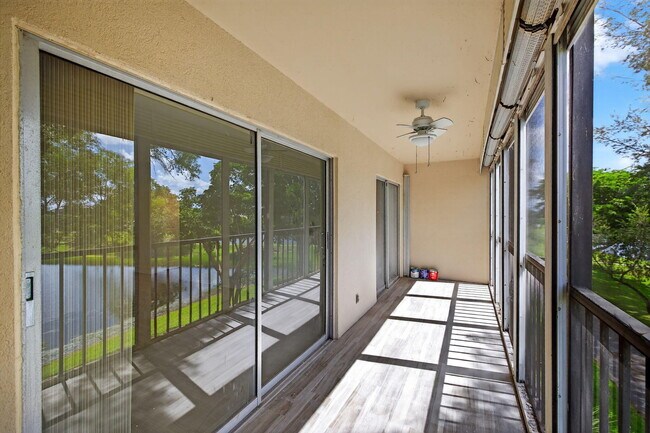 Building Photo - 14375 Strathmore Ln