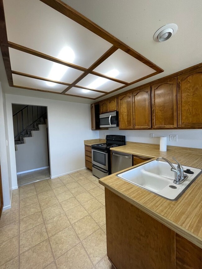 Building Photo - Mesa Circle Drive Townhouse with Loft!
