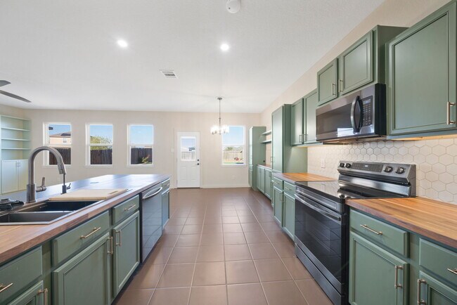 Building Photo - 12241 Cashton