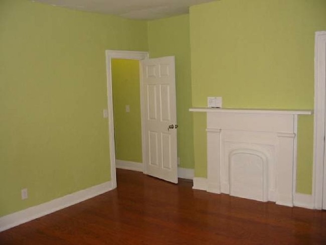 Family Room - 3706 Mintwood St