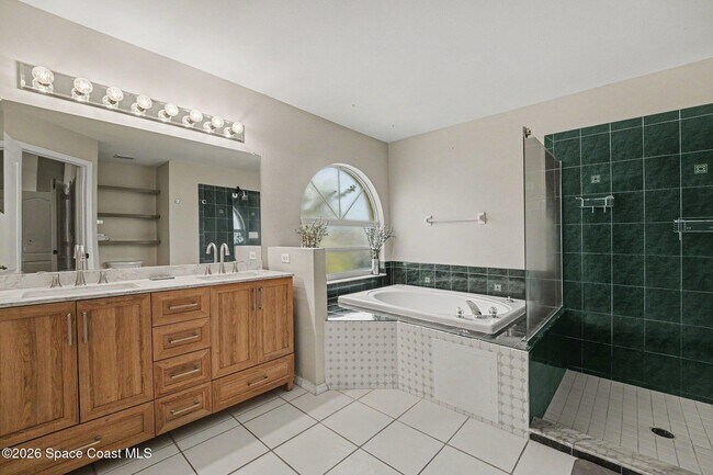 Building Photo - 722 Falls Creek Dr
