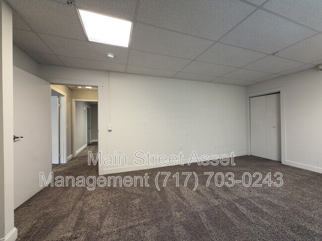 Building Photo - 100 S Front St