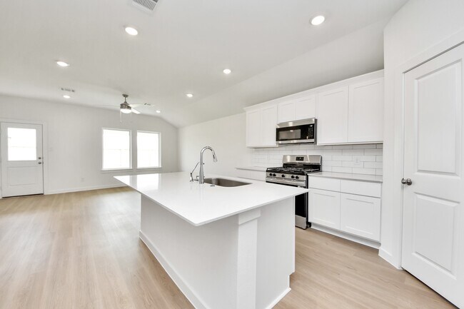 Building Photo - 1414 Splashing Wave Dr