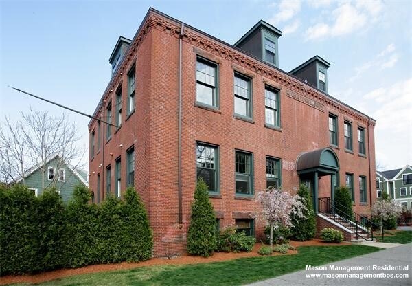 Building Photo - 245 Beacon St