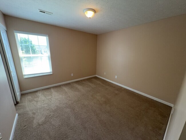 Building Photo - 5095 Oak Creek Trail