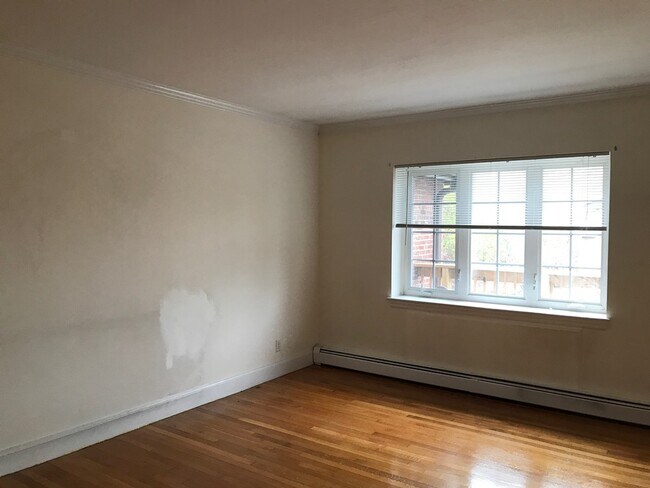Building Photo - 14 Mt Ida St