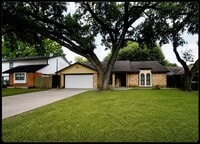 Building Photo - 510 Chambly Dr