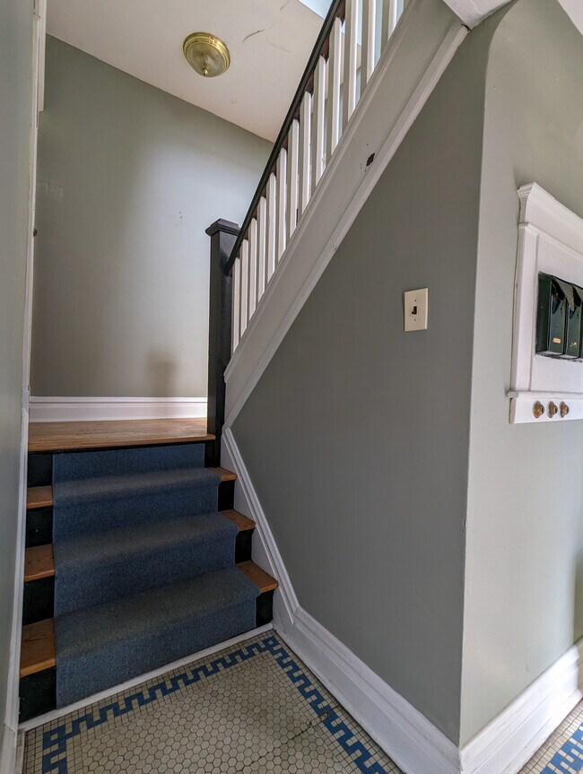 Front Entry - 4547 Shenandoah Ave