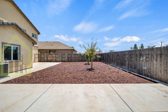 Building Photo - Modern & Spacious 5BD/3BA Home in South Sa...