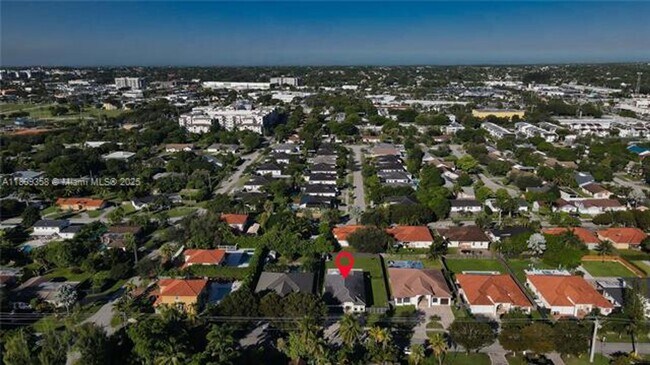 Building Photo - 17320 SW 92nd Ct