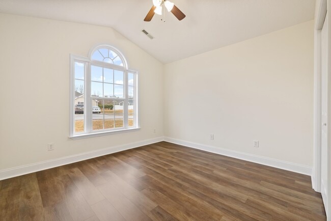 Building Photo - 2711 Green Pond Cir