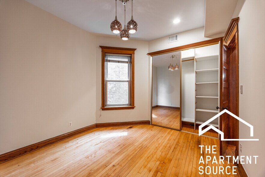 Building Photo - 3249 W Evergreen Ave