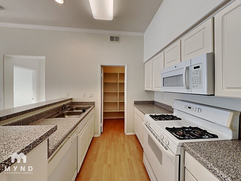 Building Photo - 12362 Carmel Country Rd