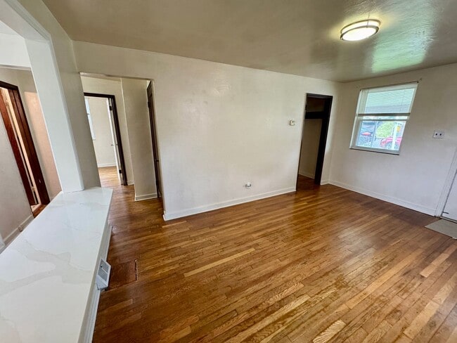 Building Photo - Charming 4 Bed 1.5 Bath house with BRAND NEW KITCHEN!!!