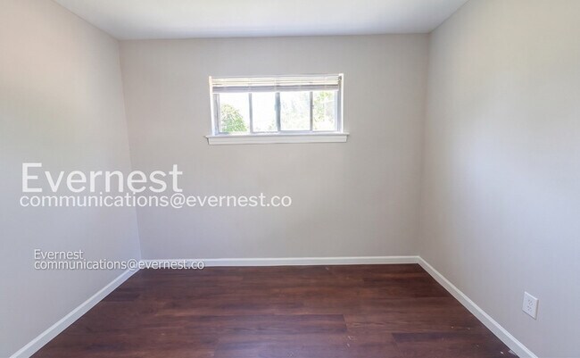 Building Photo - 200 Woodward Dr