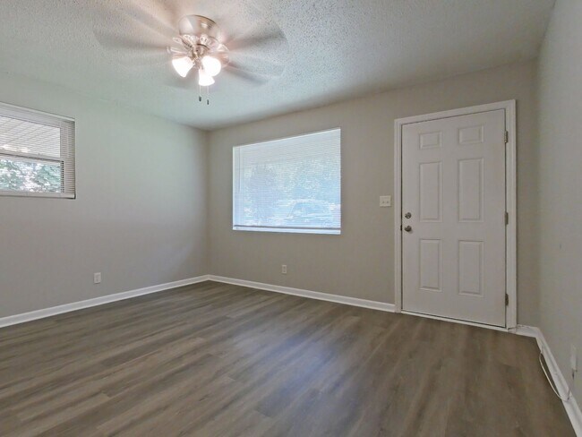 Building Photo - 3 Bedroom Ranch in West Augusta 30907 ZIPCODE