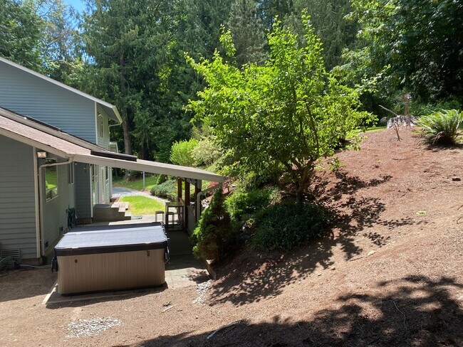 Building Photo - 3 bedroom 2.5 bathroom Home in Lake Steven...