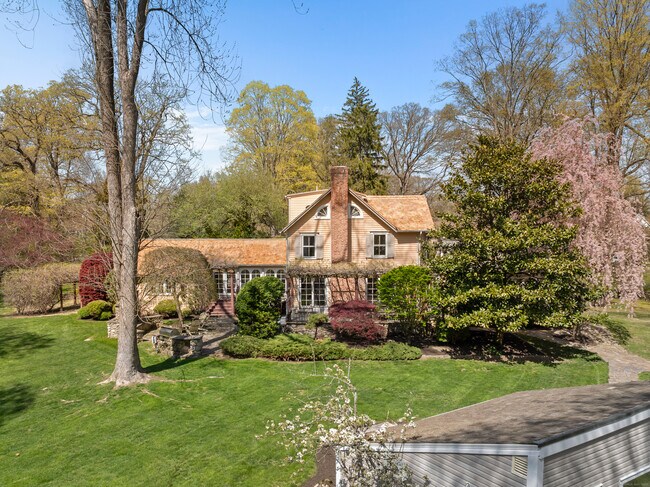 Building Photo - 53 Sylvan Rd N