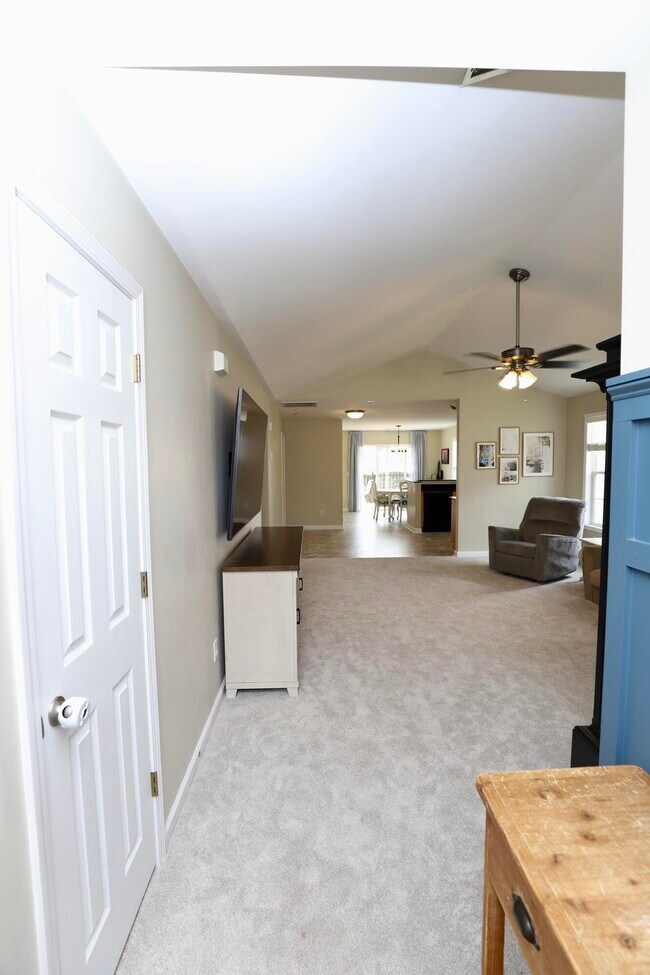 Building Photo - 1116 Waverly Pl Dr