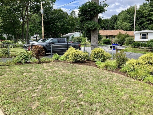 Building Photo - 71 Chapel St