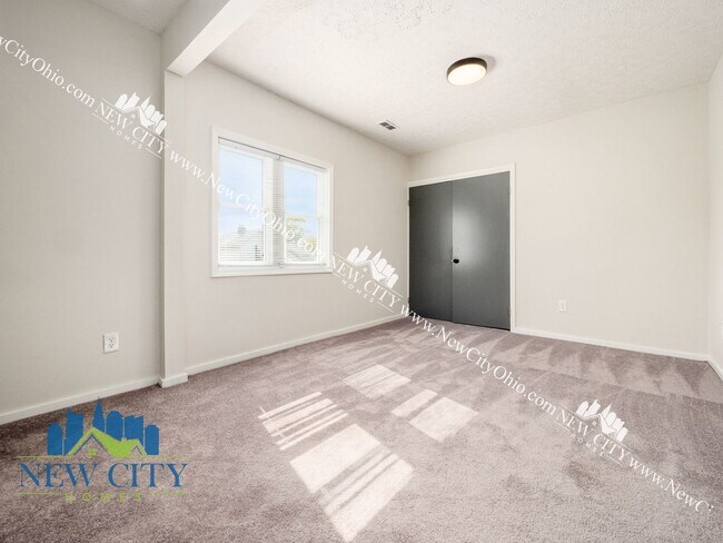 Building Photo - 753 1/2-878-872 Sullivant Ave