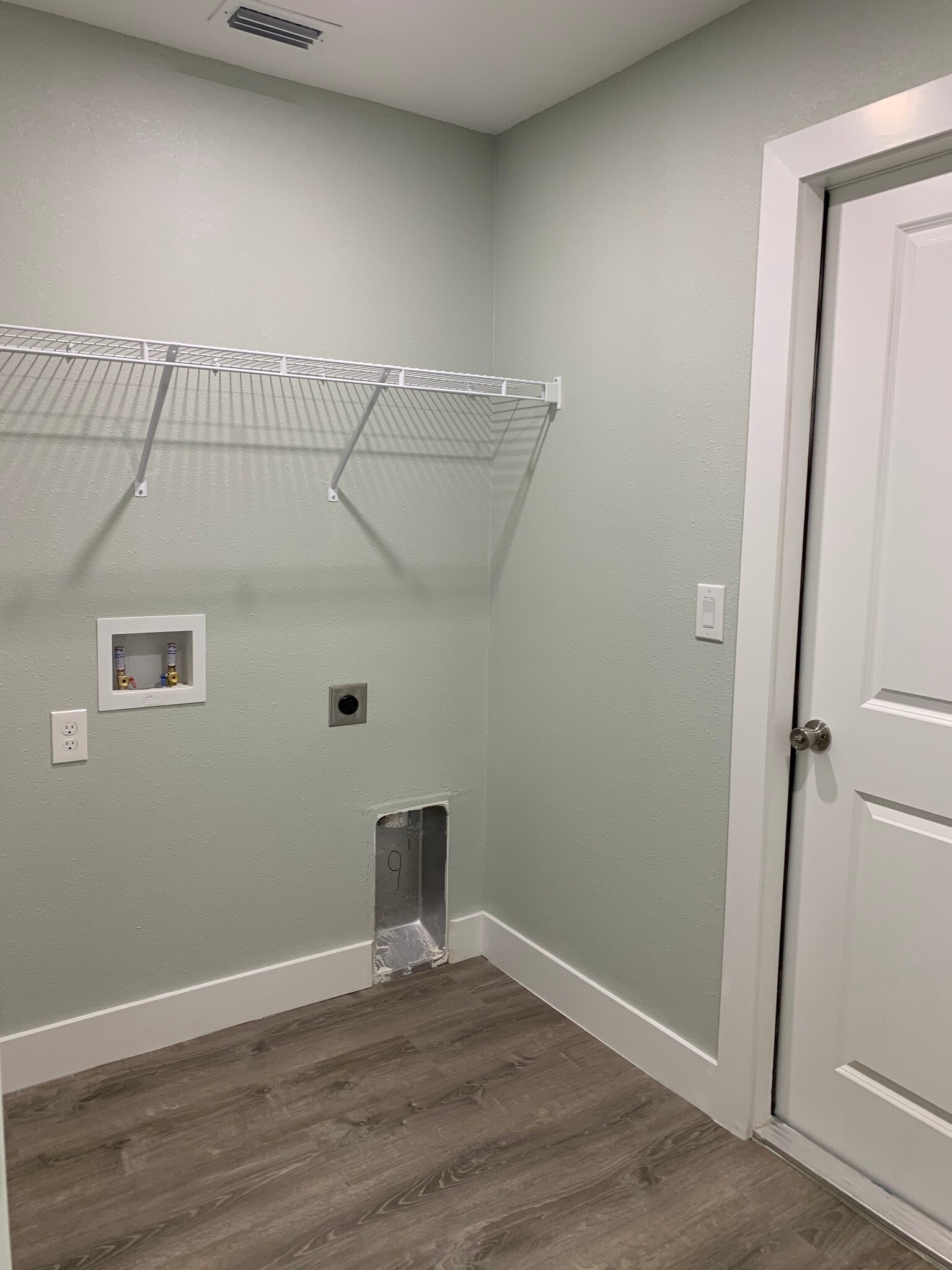 Laundry - 2940 Sarletto St