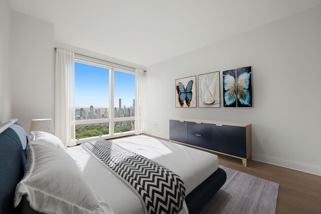 Building Photo - 80 Columbus Cir