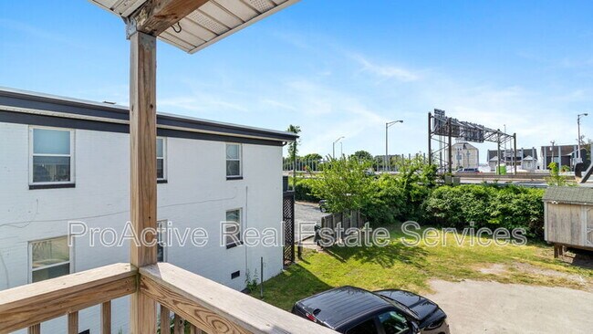 Building Photo - 1451 W Ocean View Ave