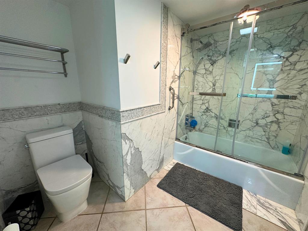 Building Photo - 3850 Galt Ocean Dr