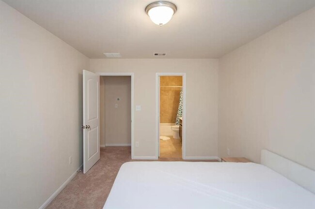Building Photo - 6011 Marble Bend Ln