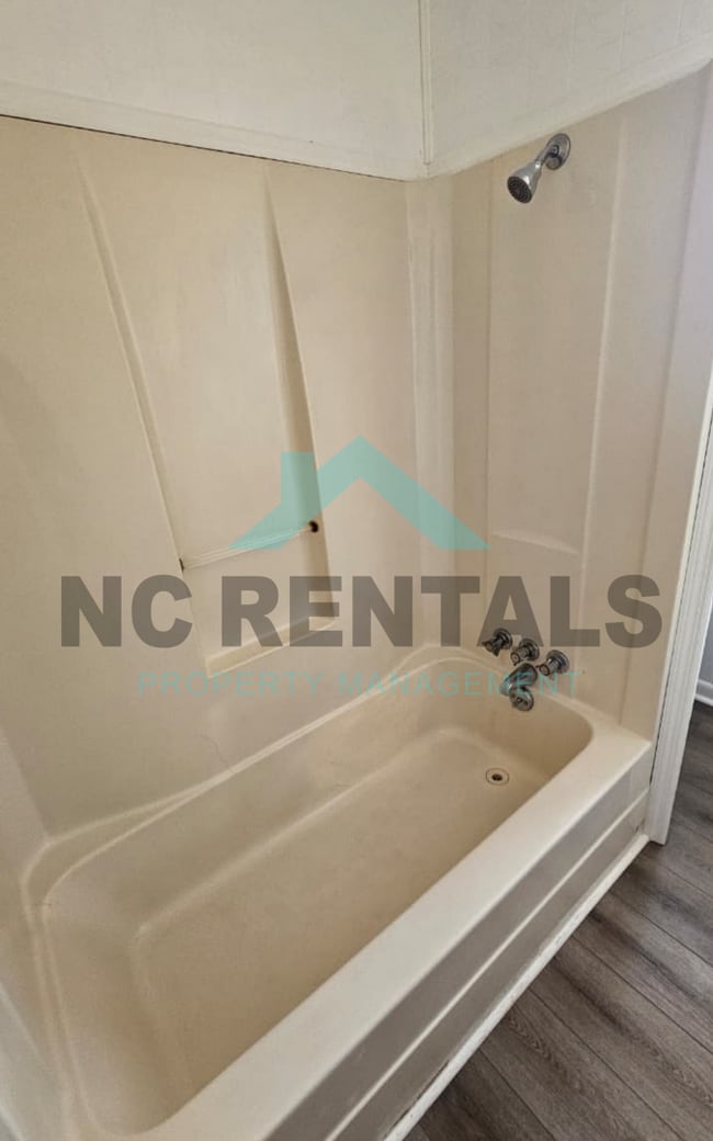 Building Photo - 252 Westbrook Ave