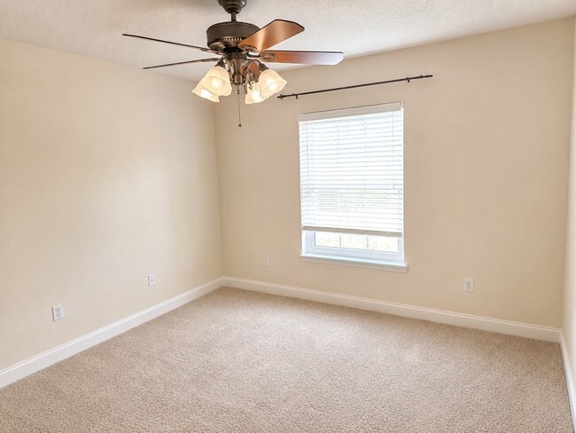 Building Photo - 33410 Sunny Parke Cir